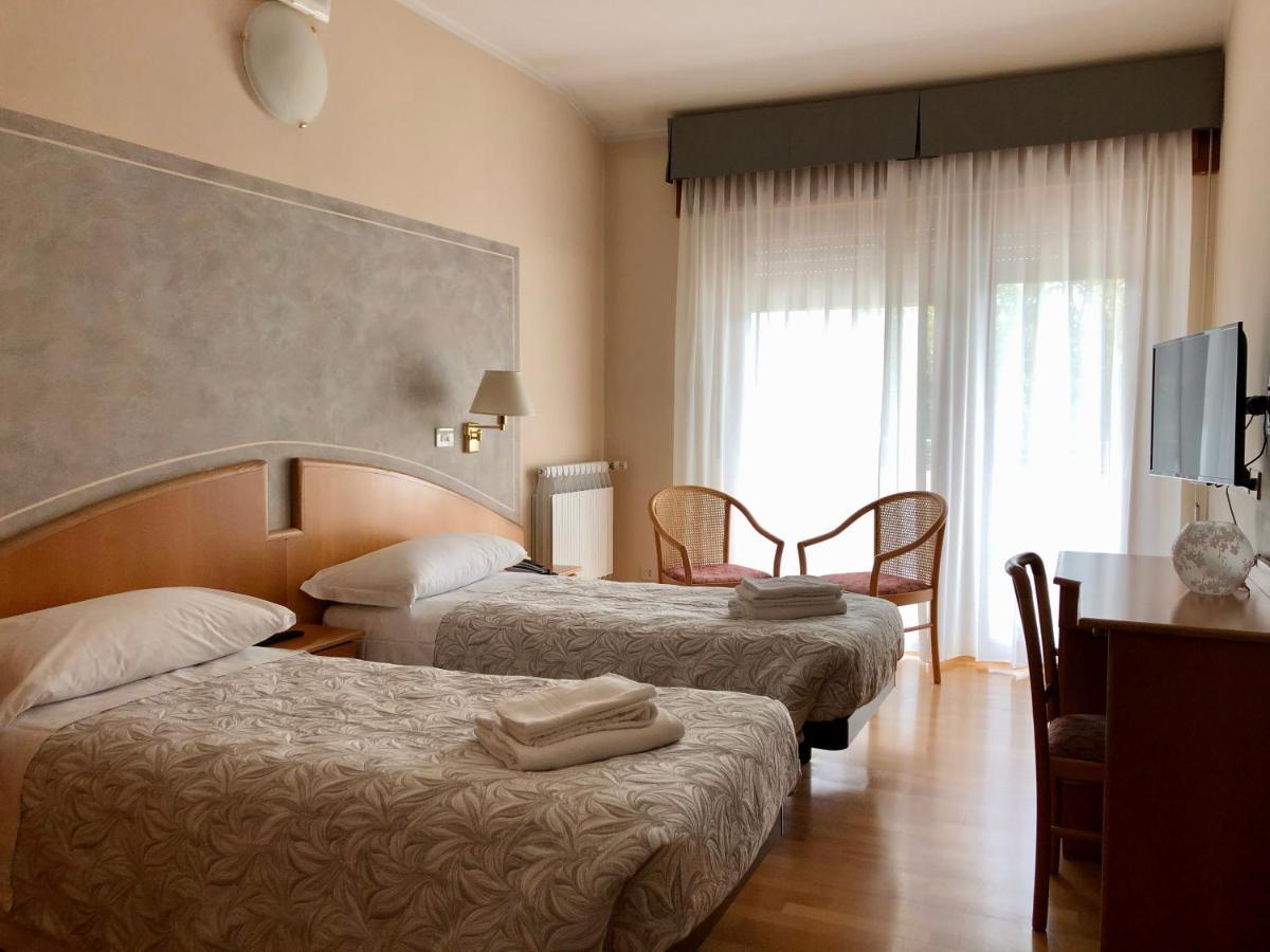Hotel Chalet Del Lago Avigliana Exterior photo